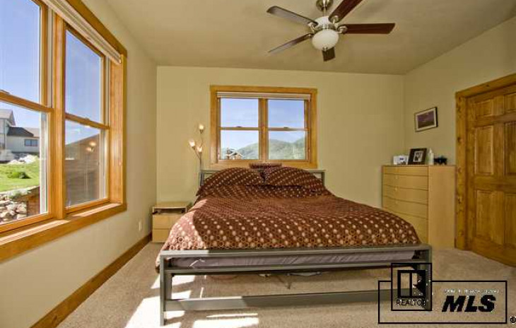 1118 Longview Circle Photo