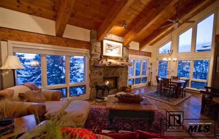 2455 Ski Trail Lane Photo