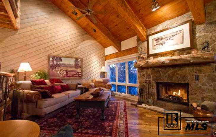 2455 Ski Trail Lane Photo