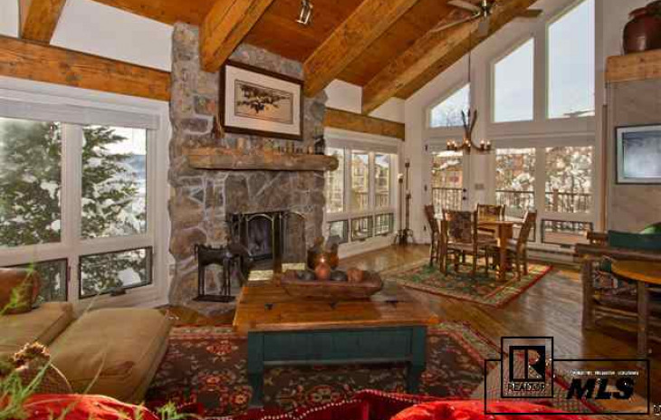 2455 Ski Trail Lane Photo