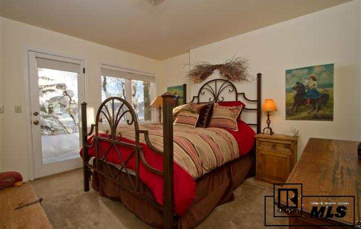 2455 Ski Trail Lane Photo