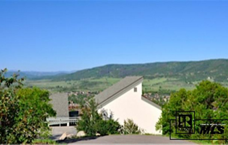 2455 Ski Trail Lane Photo