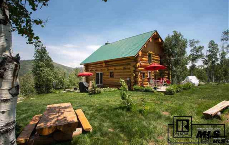 58075 Jupiter Place Photo