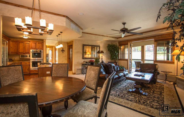 2525 Village Drive 4e Photo