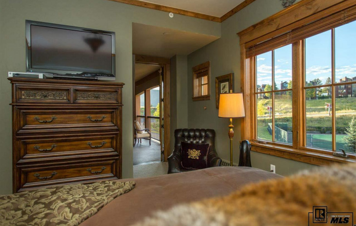 2525 Village Drive 4e Photo