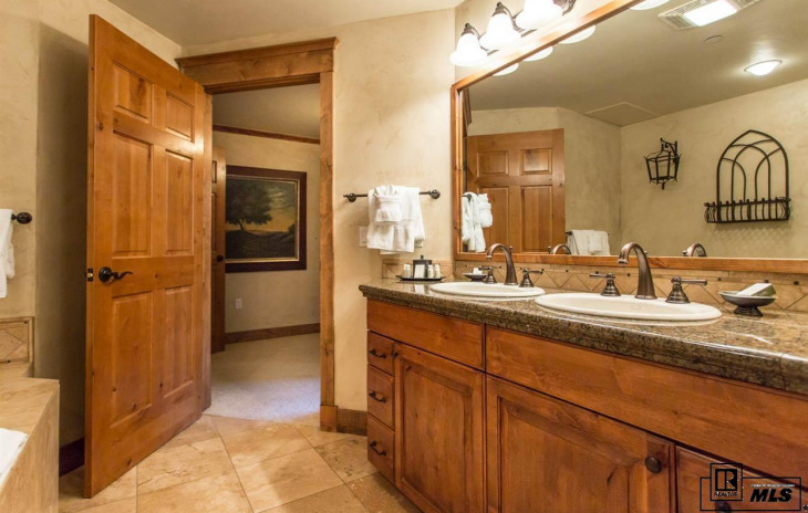 2525 Village Drive 4e Photo