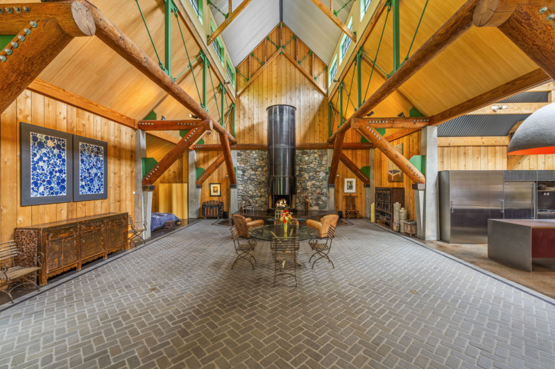 The unique design of the hot-tempered steel cylinder and riveted fireplace is a tribute to the old campsite burn barrel.