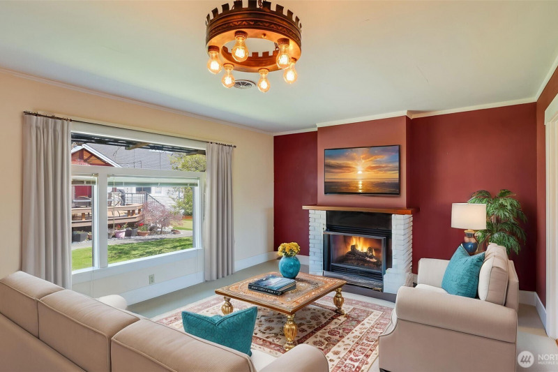 Upstairs: Living room, virtually Staged. Upstairs: Living room, virtually Staged.