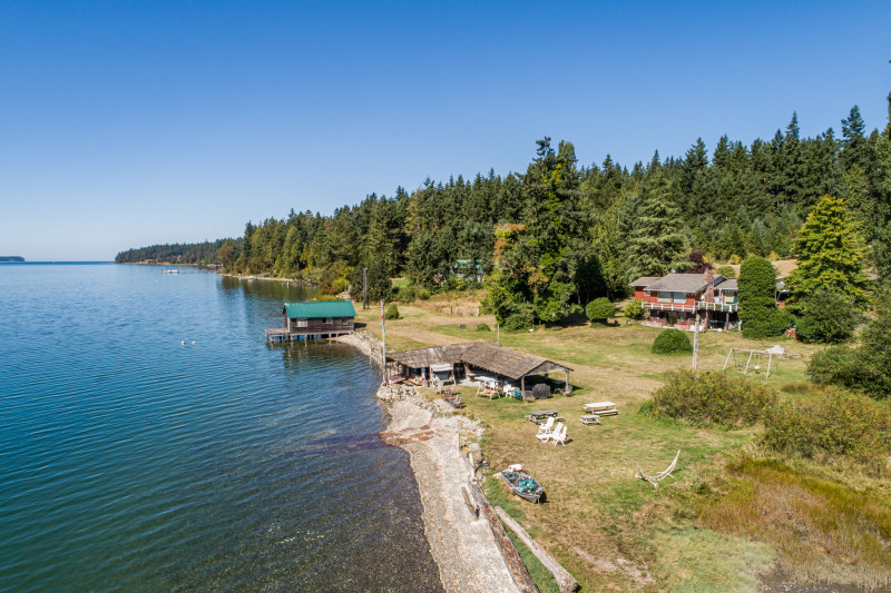 Approximately 800 Feet of No-Bank Waterfront.