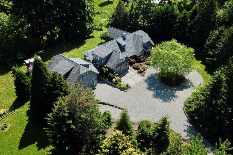 Beautiful, private grounds