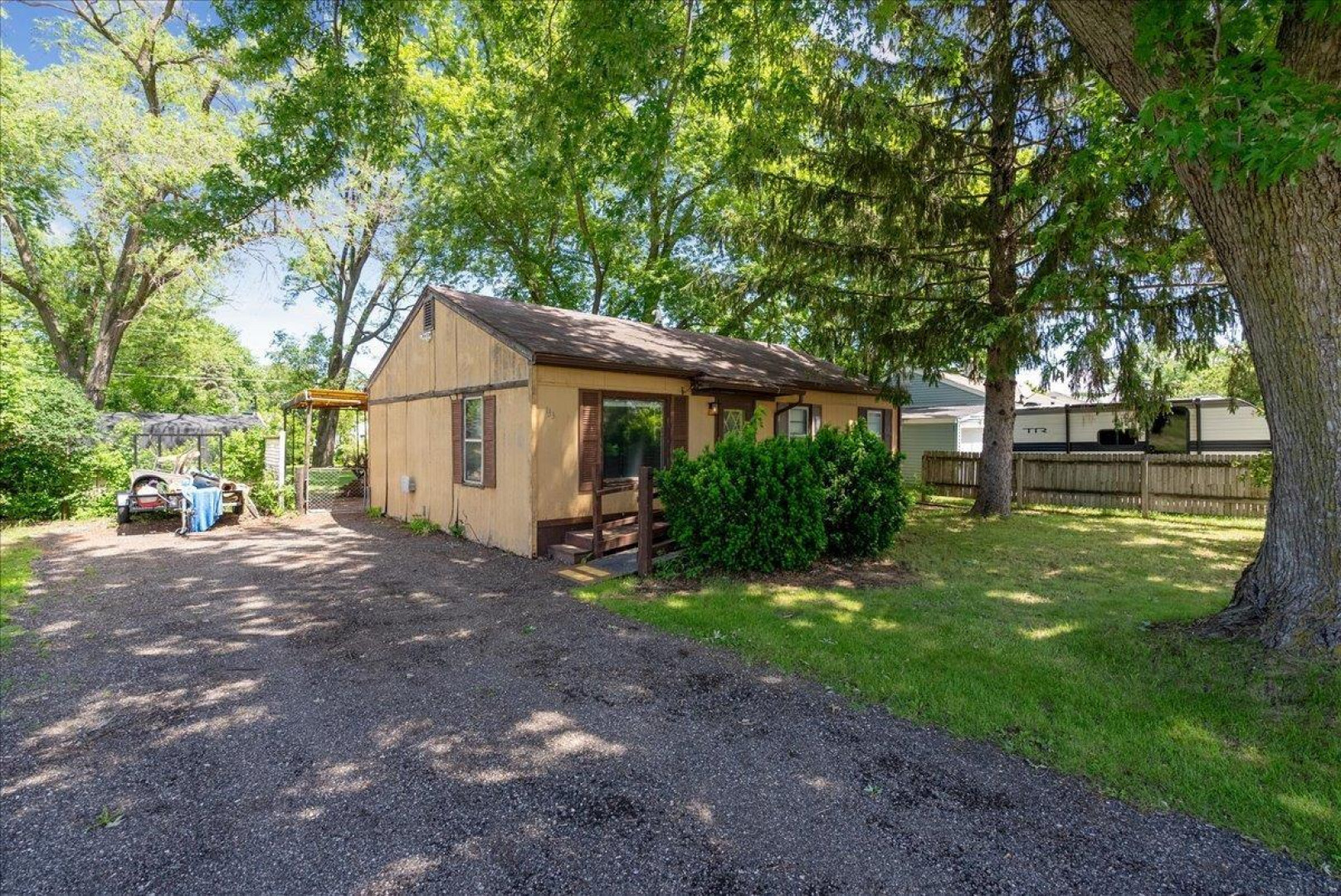 133 Michigan Drive, Elk Run Heights, IA Ruhl&Ruhl