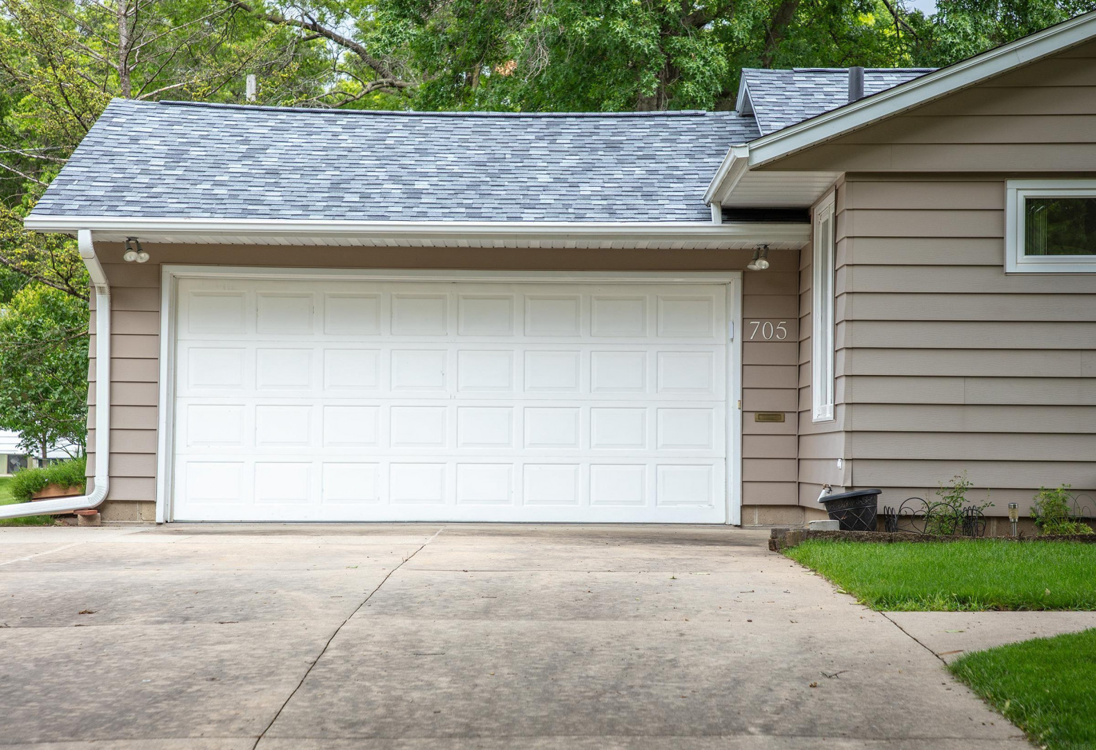 705 Sheridan Road, Waterloo, IA Ruhl&Ruhl