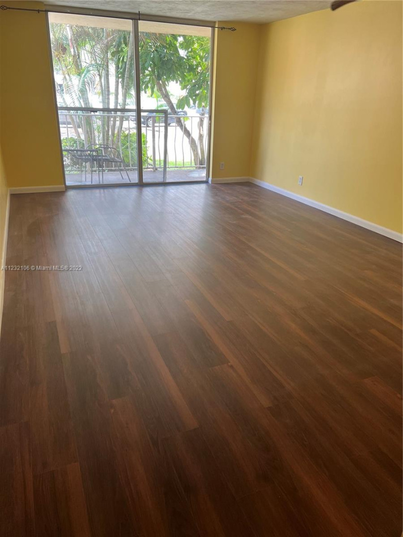 480 Executive Center Dr 1L West Palm Beach Condo Coop For Rent 