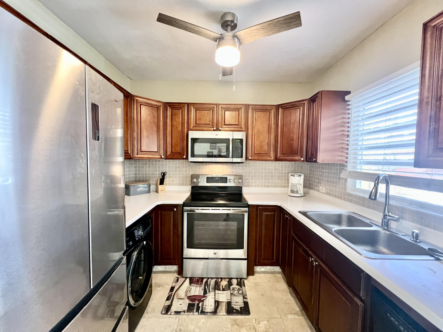 228 St. John Qu
