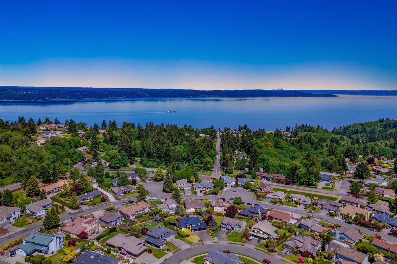 Coveted Dash Point Estates - close to beaches, hiking trails, and parks, this neighborhood is a delightful place to call home. Coveted Dash Point Estates - close to beaches, hiking trails, and parks, this neighborhood is a delightful place to call home.